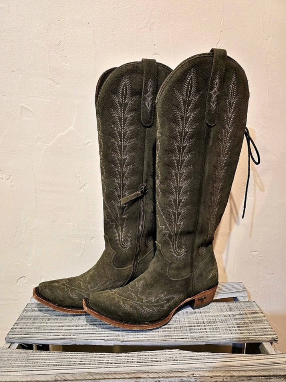 Lane Lexington Lace Up Knee High Boots in Olive Green Suede US 7.5